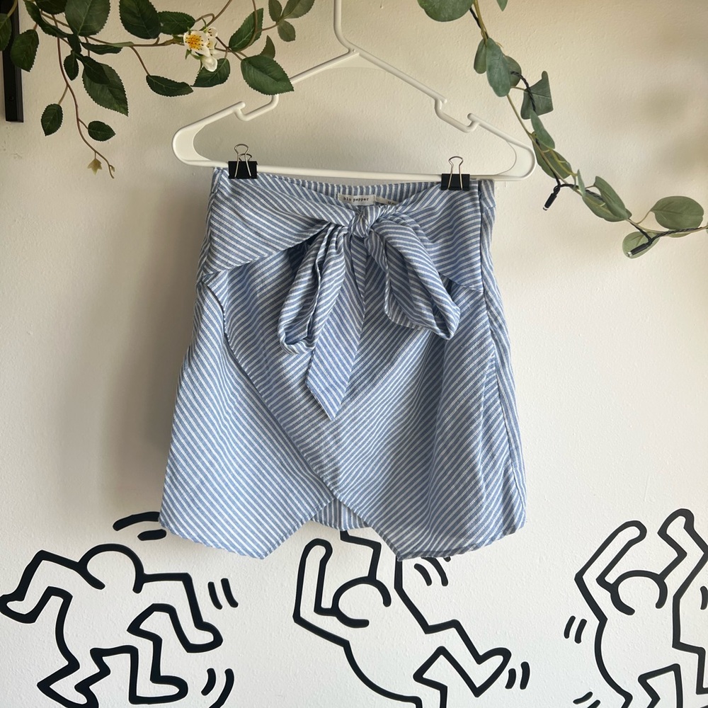 Blu Pepper Blue and White Striped Skirt with Front Tie Size Medium